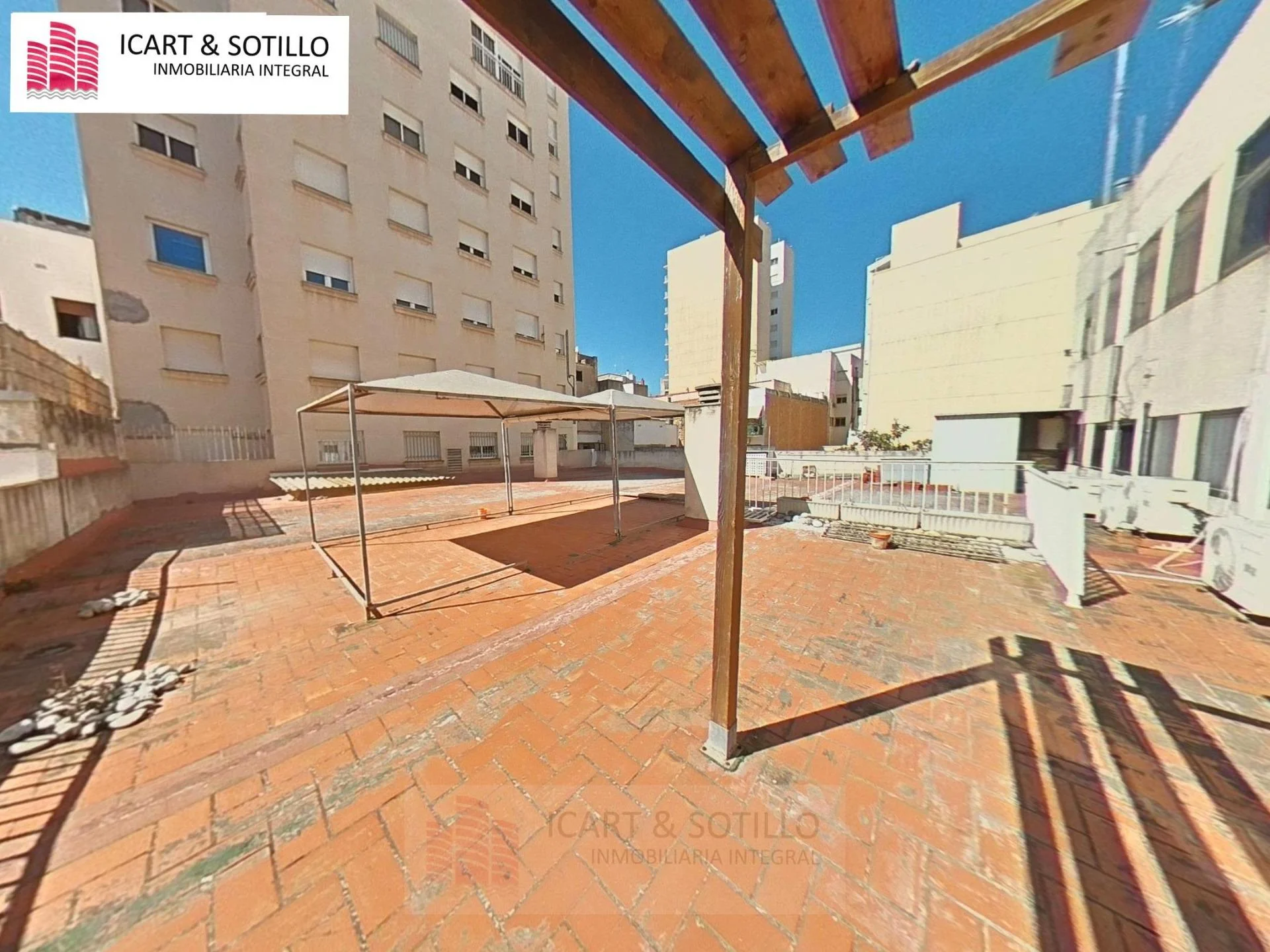 Central Vinaròs office with two levels