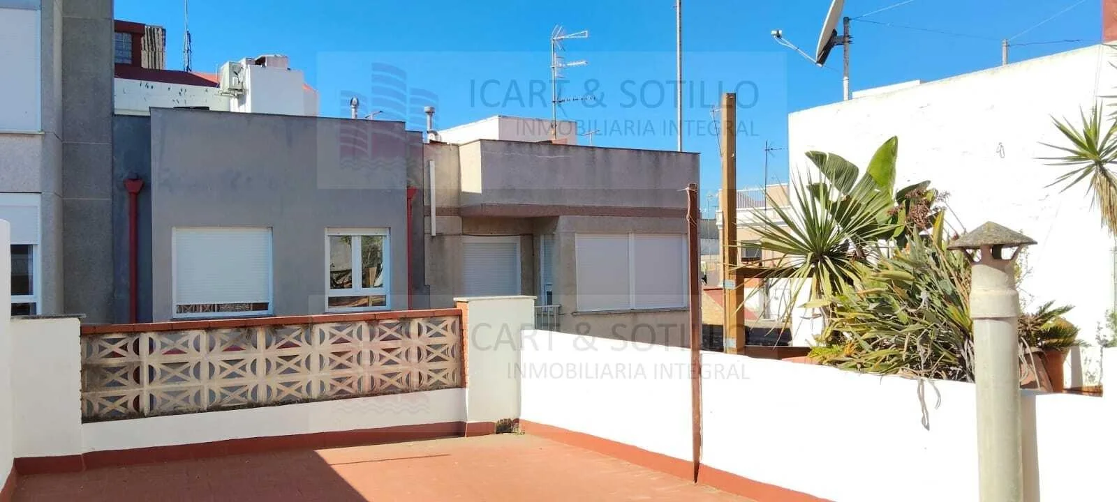 Piso reformado céntrico con terraza en azotea