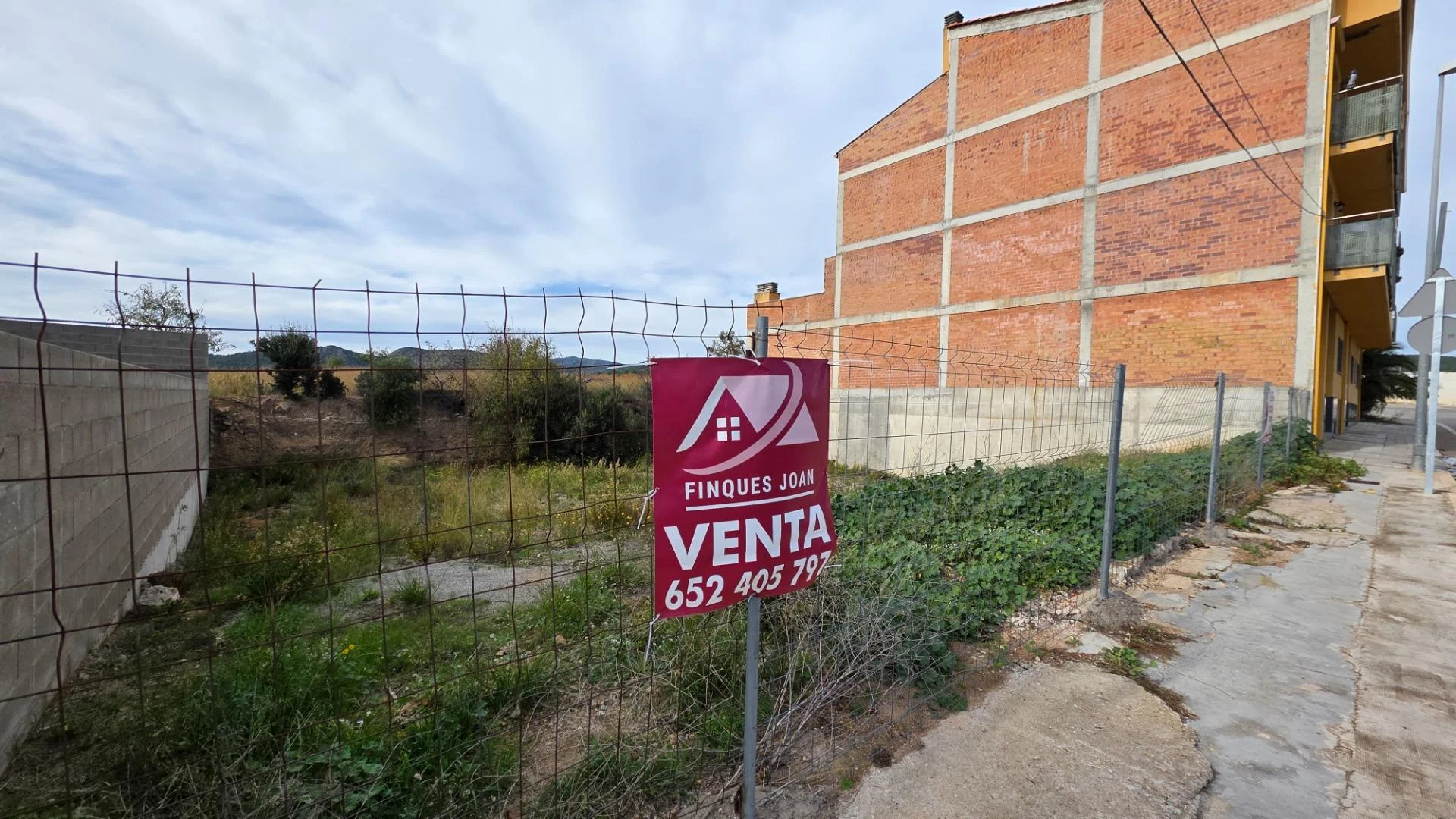 Urban plot in central Sant Jaume
