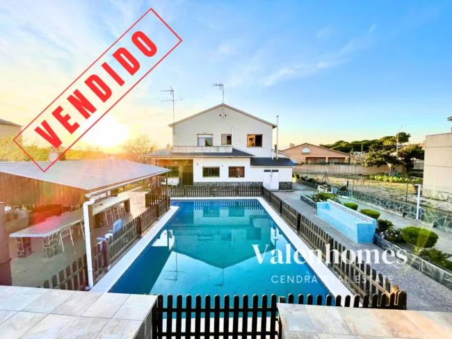 Casa en La Miranda con piscina y cuatro dormitorios