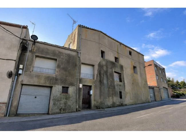 Gran casa en Montmaneu para reformar
