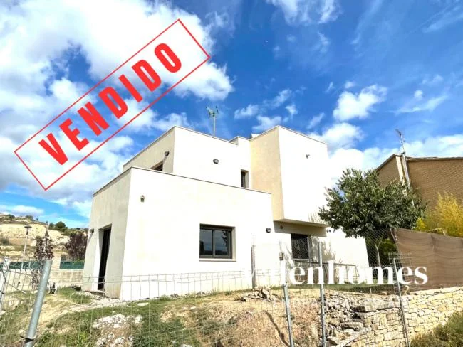 Modern Sarral house with three bedrooms