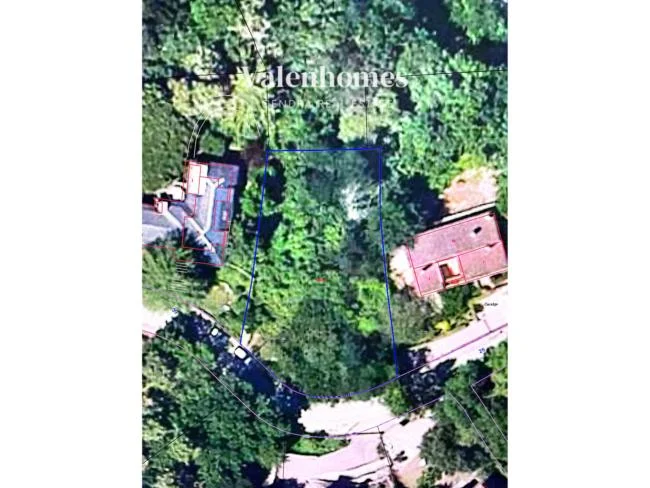 Urban plot near Barcelona, 1,008 m²