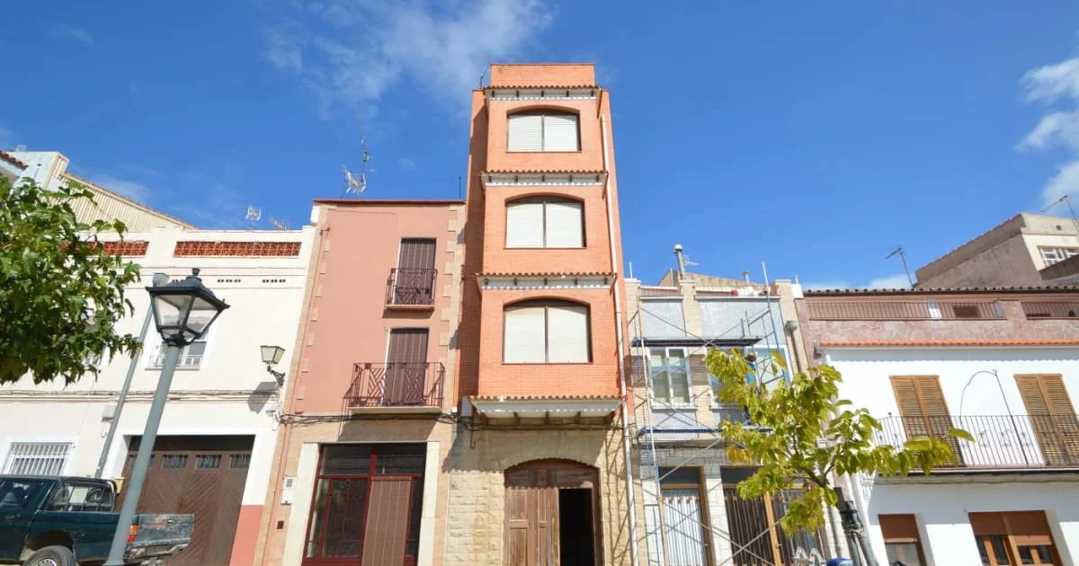 Central village house, 266 m², four bedrooms