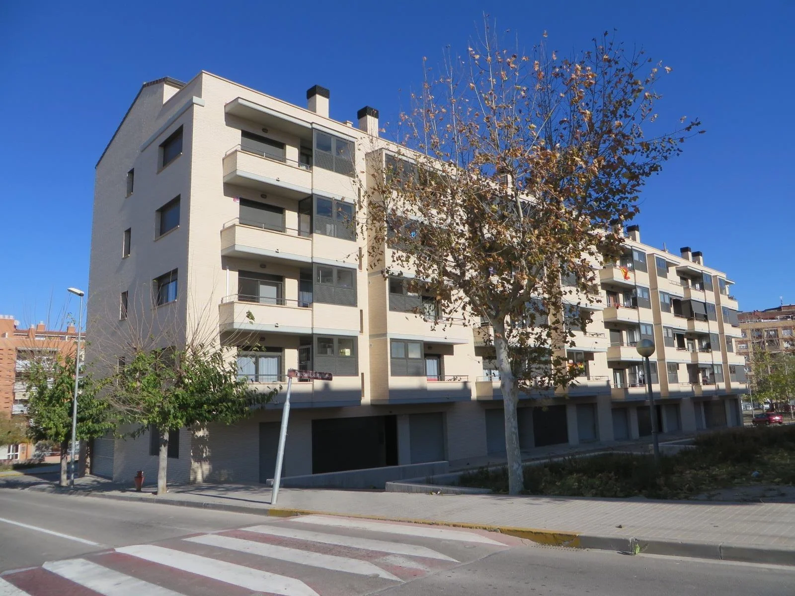 Large commercial premises in Sant Maure