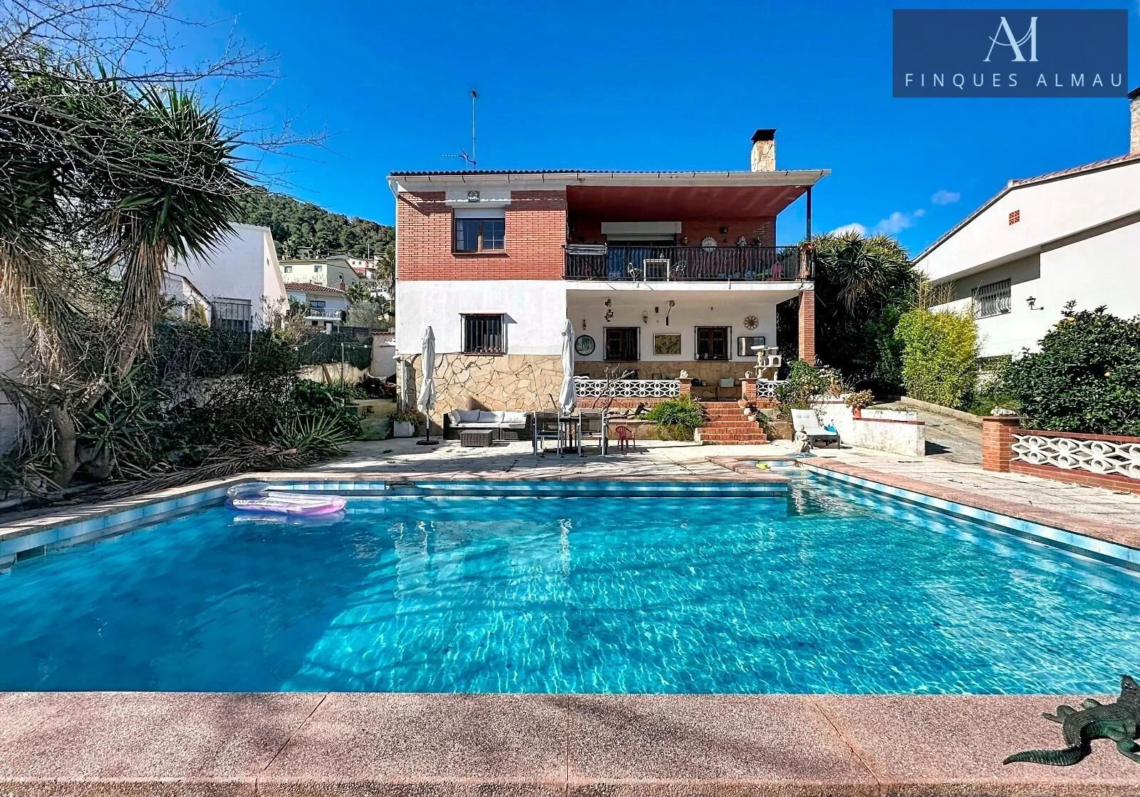 Spacious Olivella house with pool