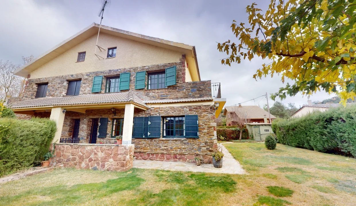 Casa amplia en Prades con parcela de 1.253 m²