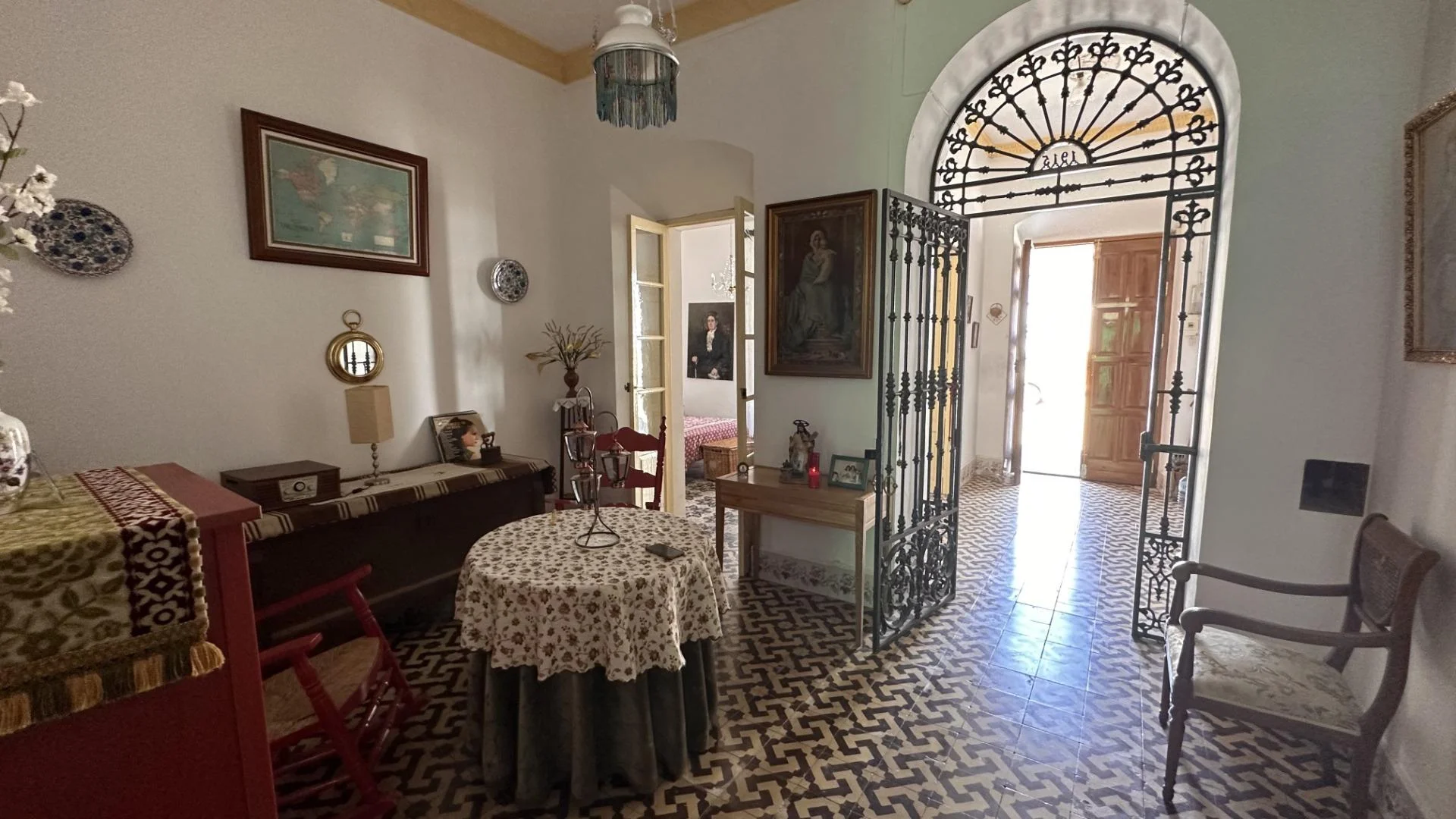 Casa grande en Encinasola, seis dormitorios