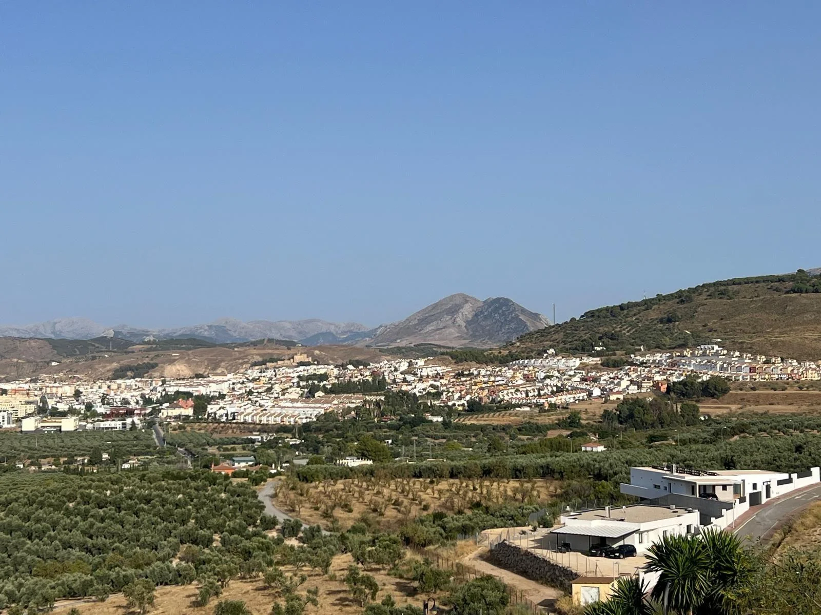 Parcela urbana junto al golf de Antequera