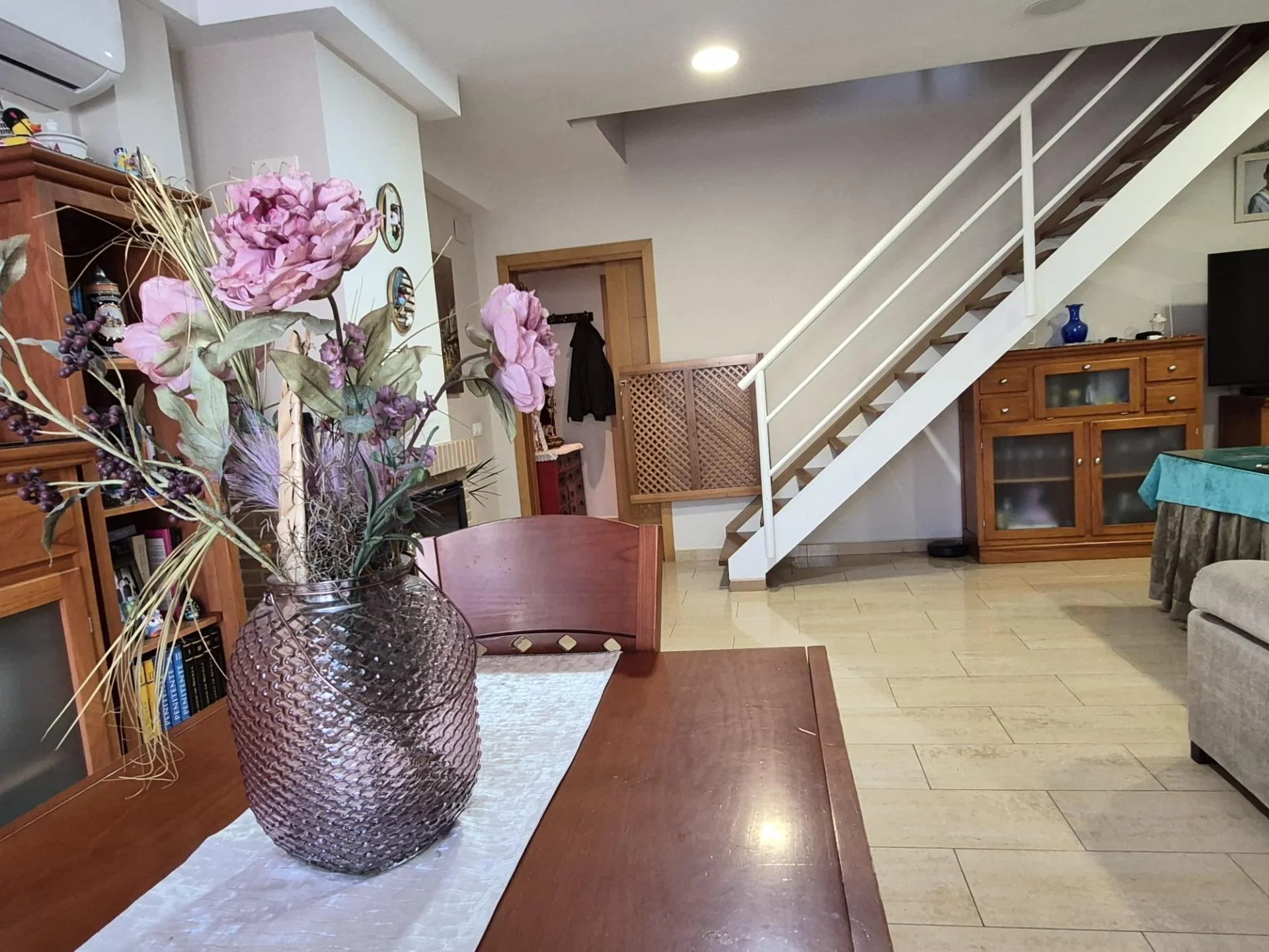 Reformed townhouse in Pilas, 5 bedrooms