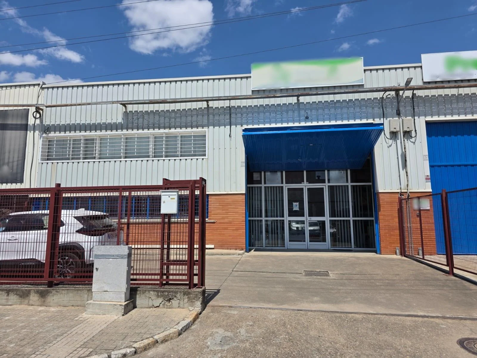 Industrial warehouse with offices, Sevilla