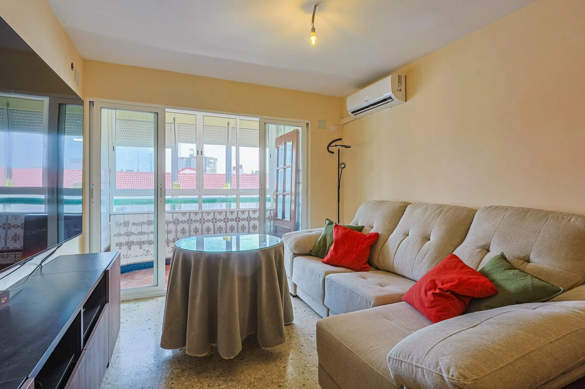 Reformed top-floor flat, 3 bedrooms