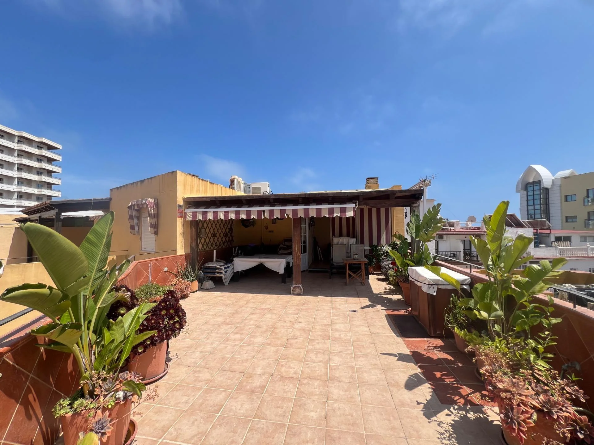 Beachside duplex penthouse, 3 bedrooms