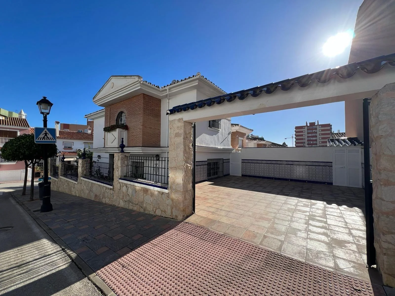 Chalet amplio en Fuengirola, cinco dormitorios
