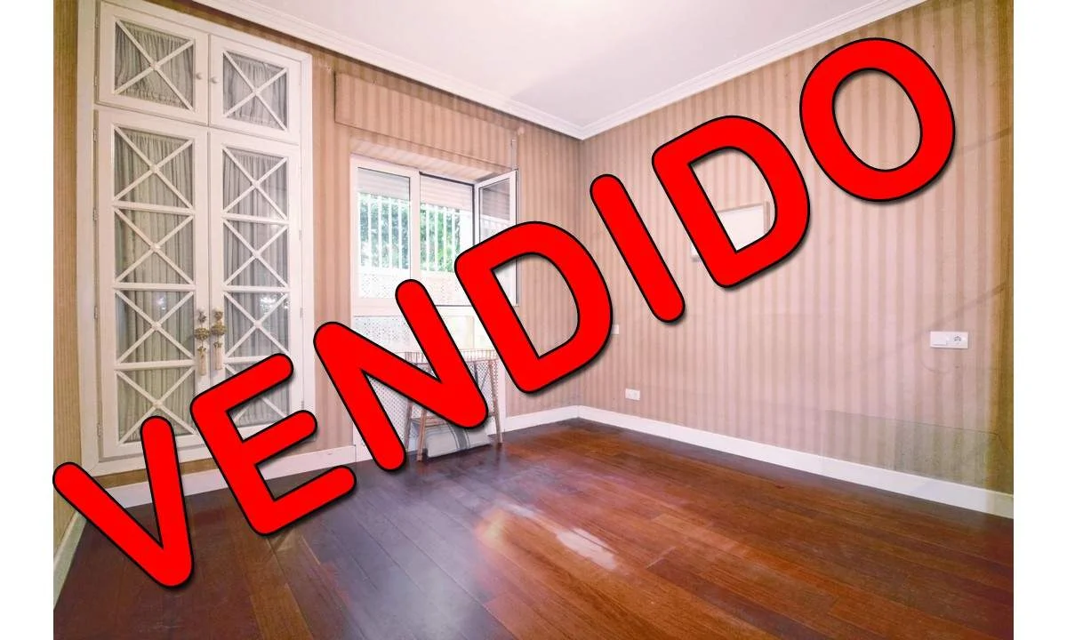 Reformed four-bedroom flat in Los Remedios