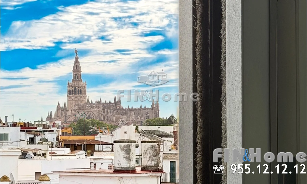 Ático nuevo en Triana con vistas a la Giralda
