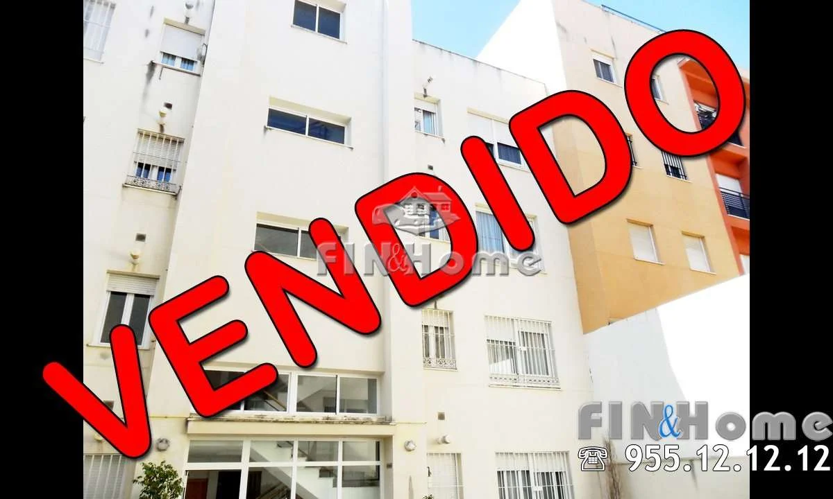 Triana flat with garage, 3 bedrooms