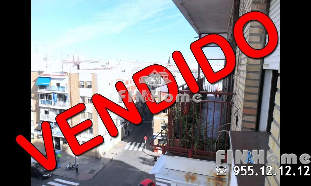 Piso en Triana con tres dormitorios