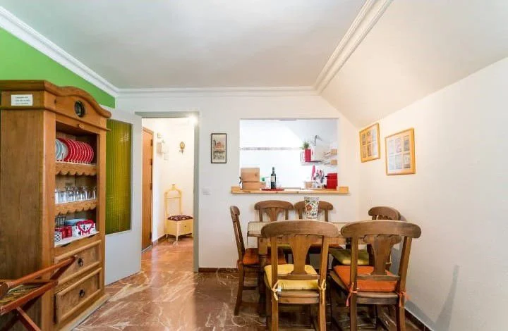 Tourist-licensed penthouse in historic centre