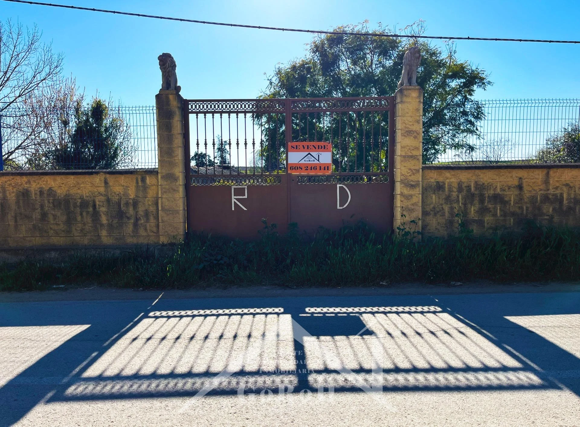 Adosado para reformar con gran exterior