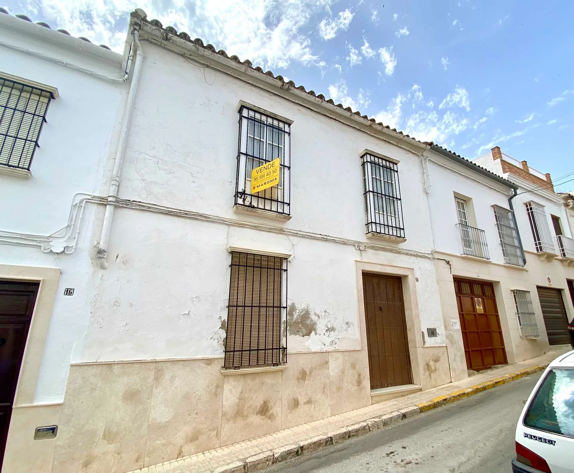 Reformable Estepa house with large garden