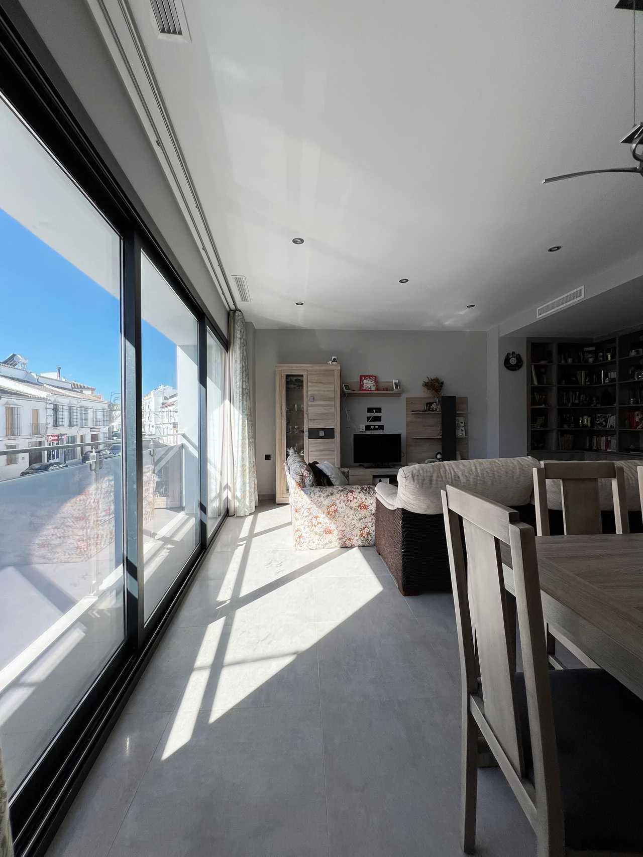 Modern Estepa house with commercial premises