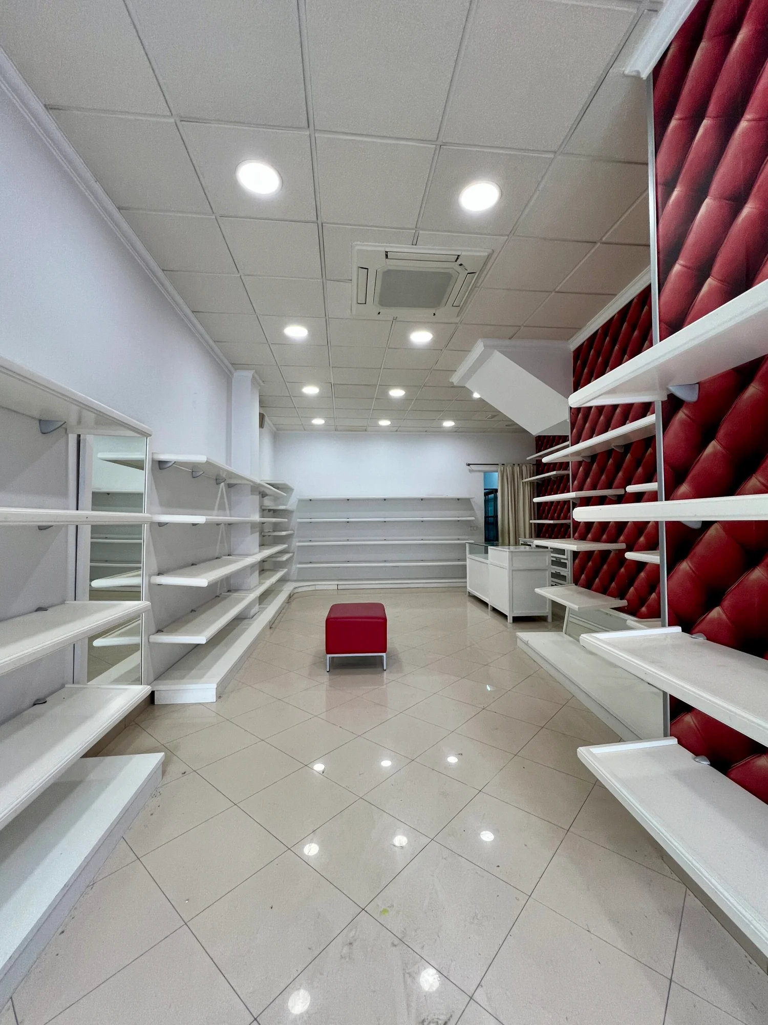Local comercial céntrico en Estepa, 118 m²