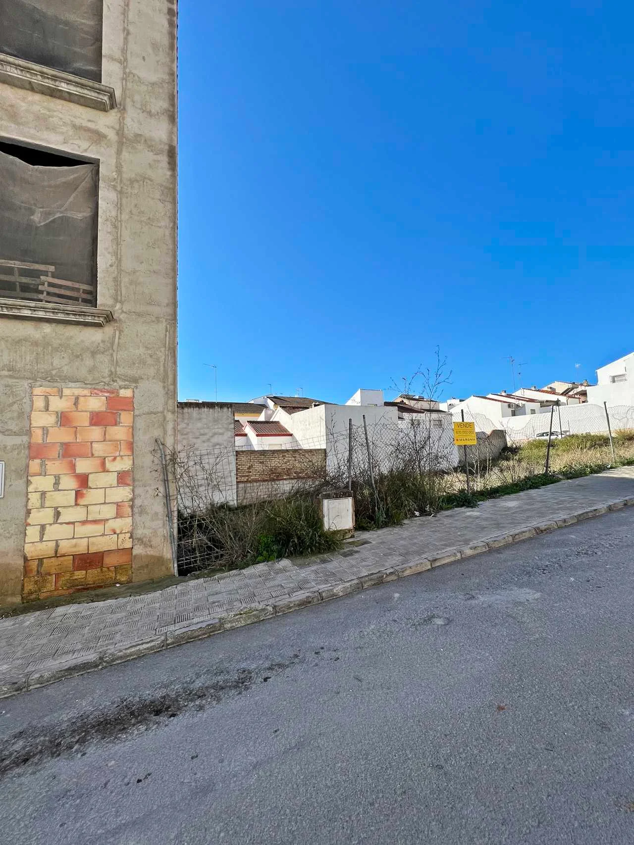 Solar urbano en Blas Infante, 115 m²