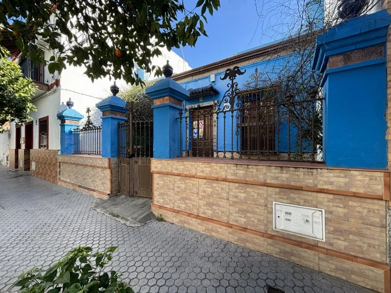 Urban Sevilla plot with 155 m²