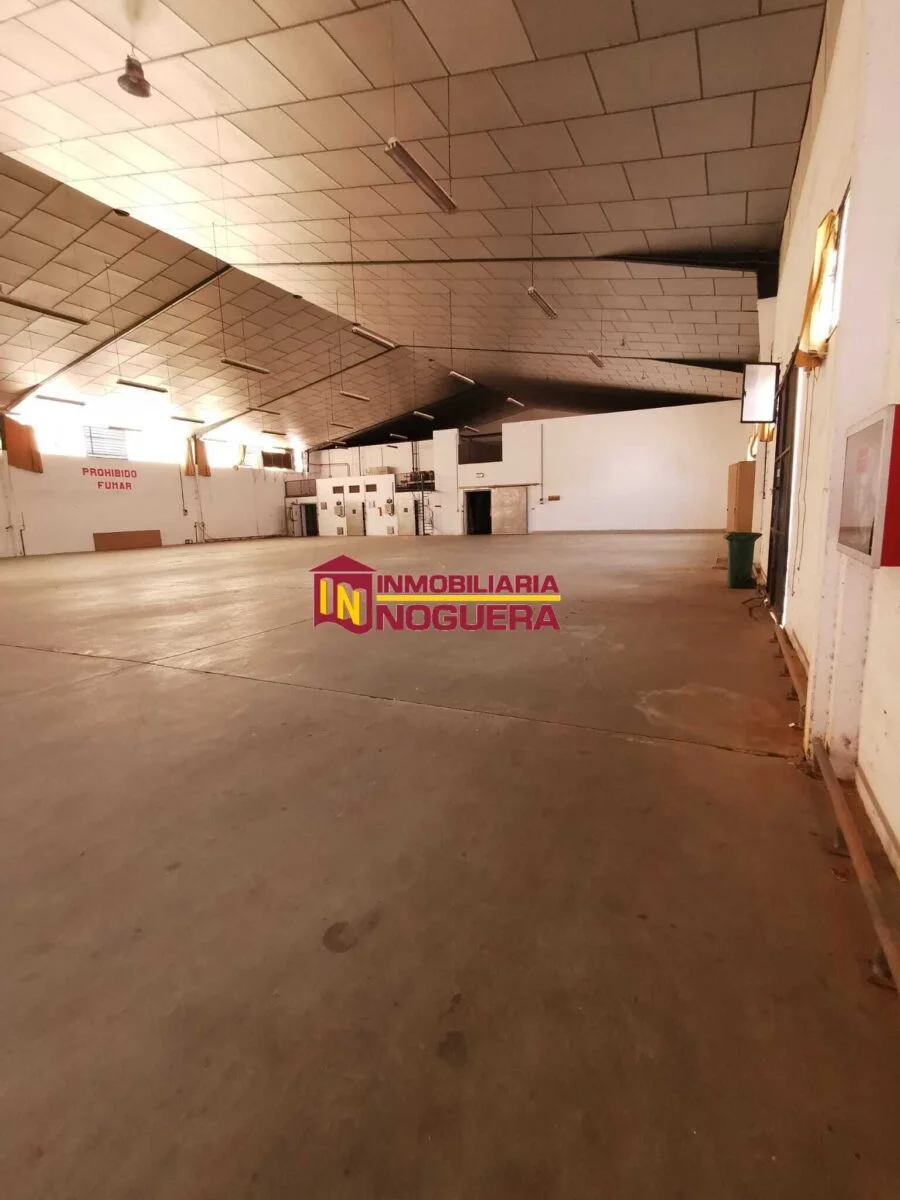 Nave industrial en Écija de 1.500 m²