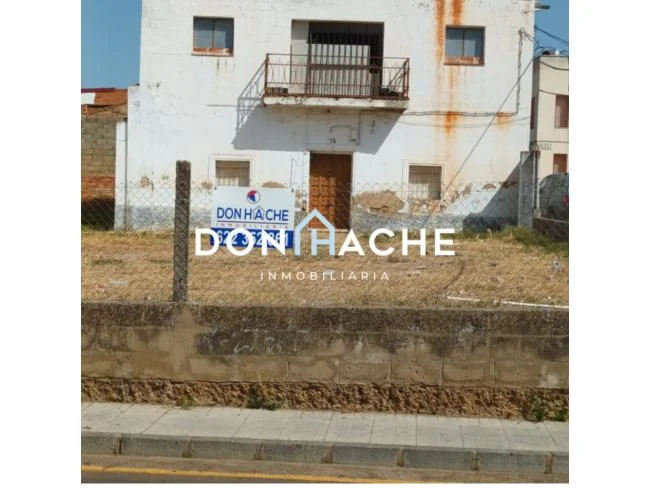 Casa para reformar con parcela de 923 m²
