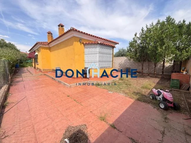 Chalet cerca de Mérida con ampliación