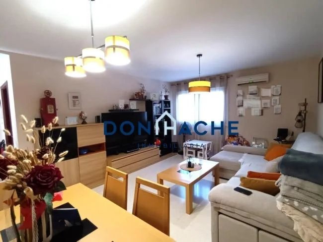 Piso de tres dormitorios en Zona Este