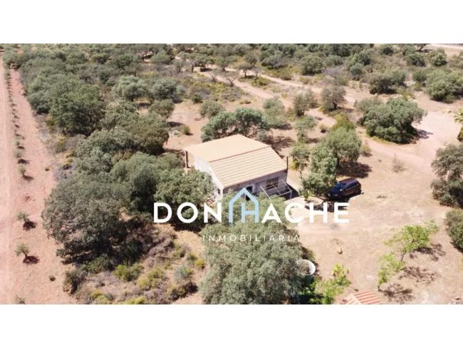 Parcela rural con vivienda cerca de Guareña