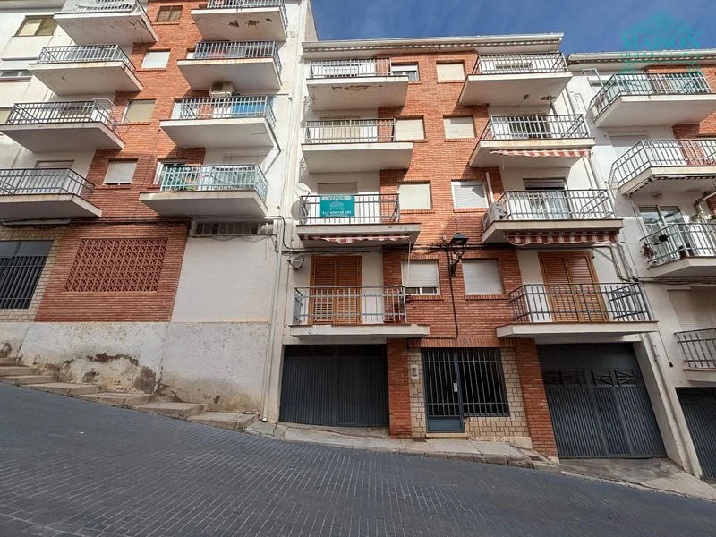Three-bedroom flat with terrace in Bejís