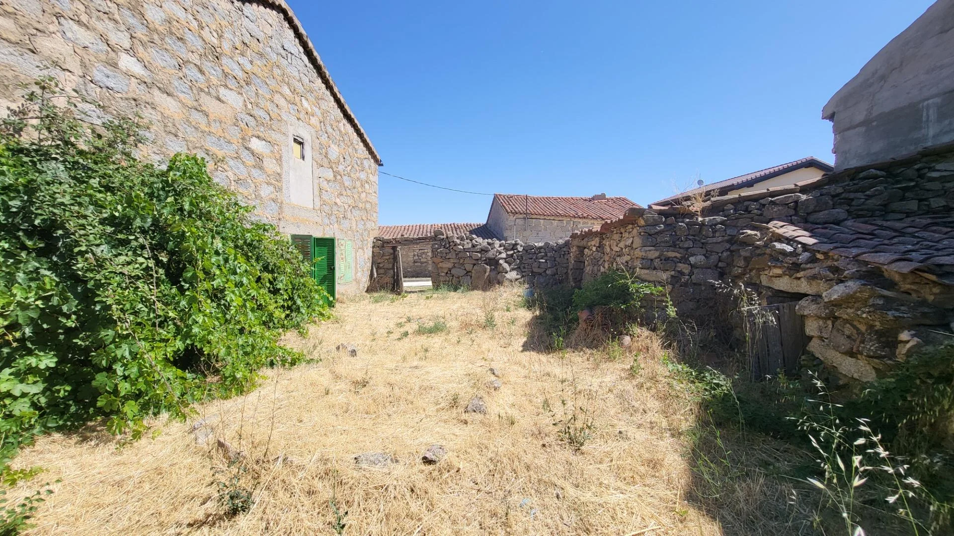 Renovation house near Ávila, 3 bedrooms