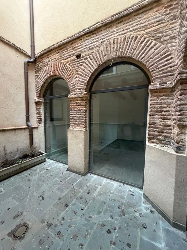 Street-front Segovia premises, 120 m²