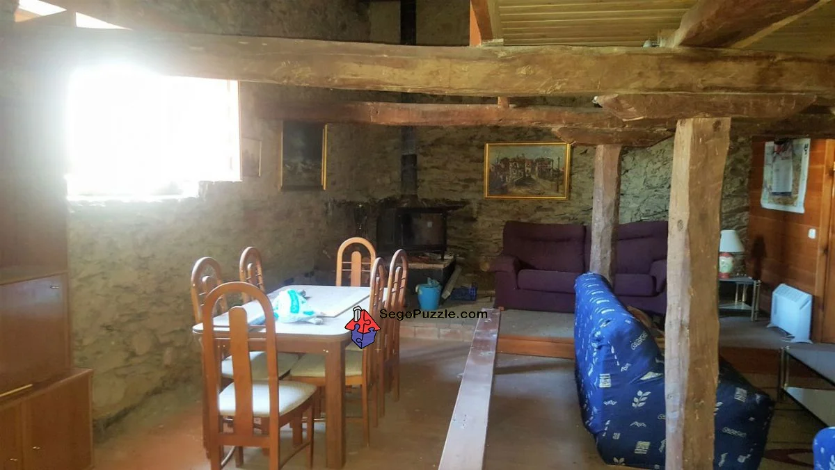 Casa de pueblo de piedra en Ortigosa