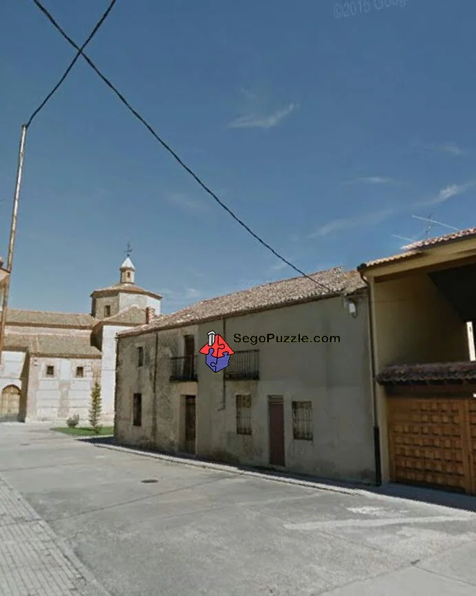 Casa de pueblo de tres plantas para reformar