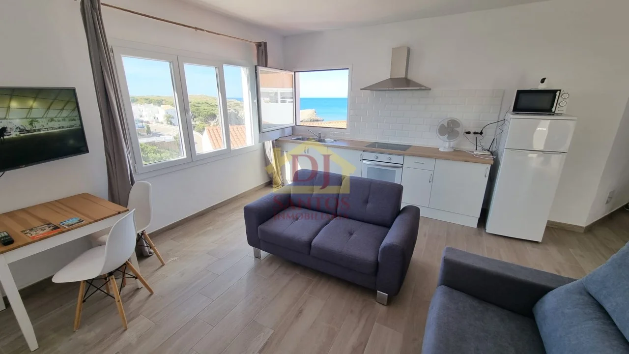 Apartamento con vistas al mar e ingresos comerciales