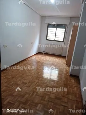 Spacious Pizarrales flat, four bedrooms