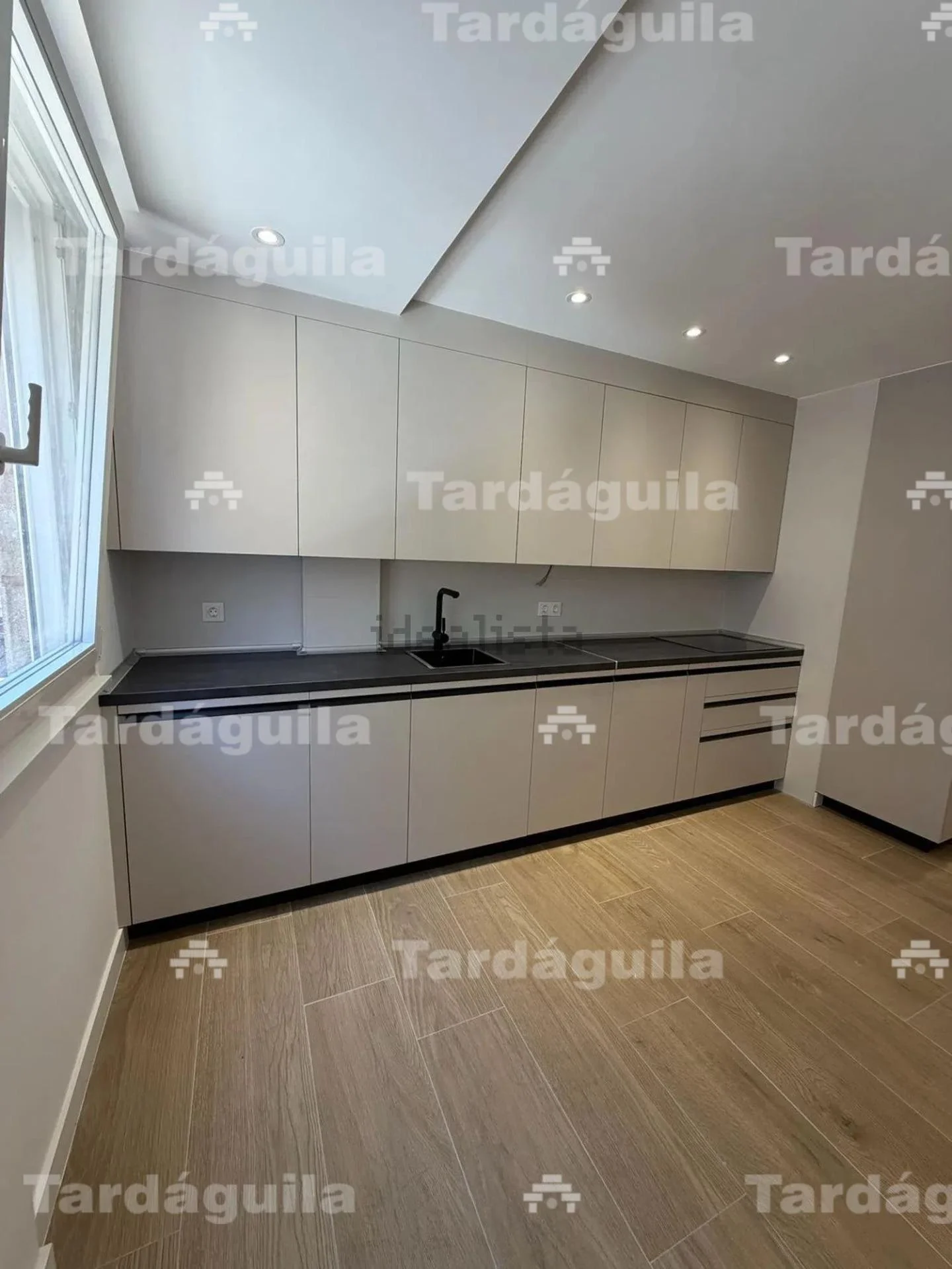Piso reformado junto a la universidad