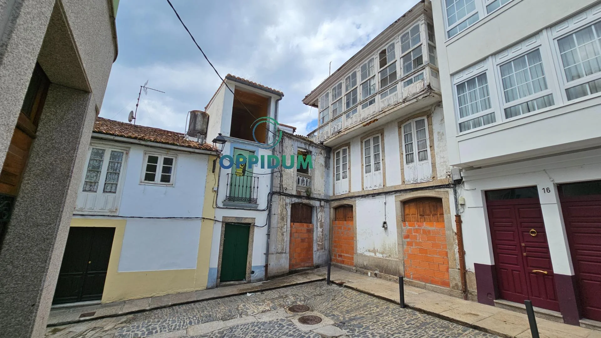 Cartera histórica para rehabilitar en Betanzos