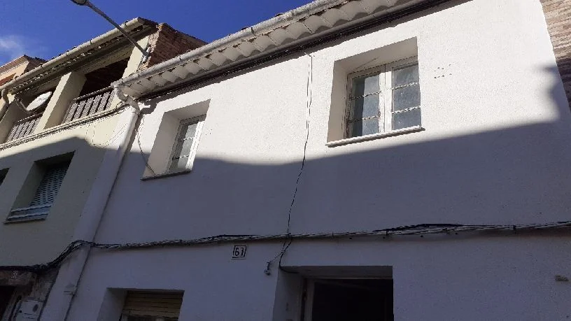 Five-bedroom house with large patio