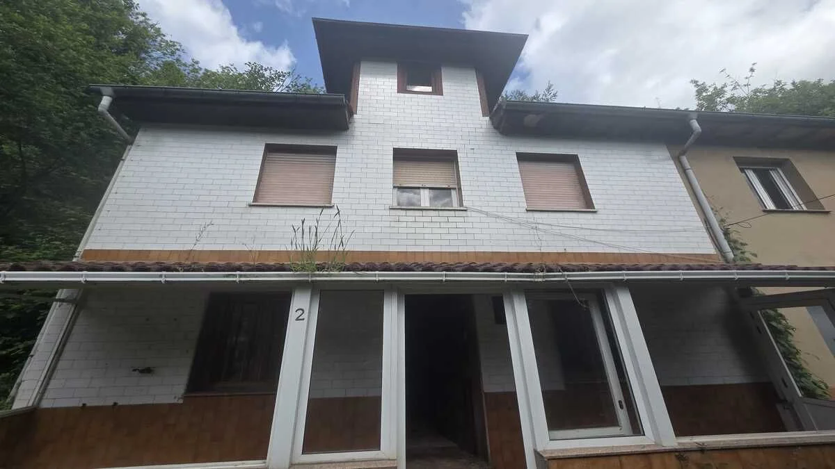 Three-bedroom house in Morcin, Asturias