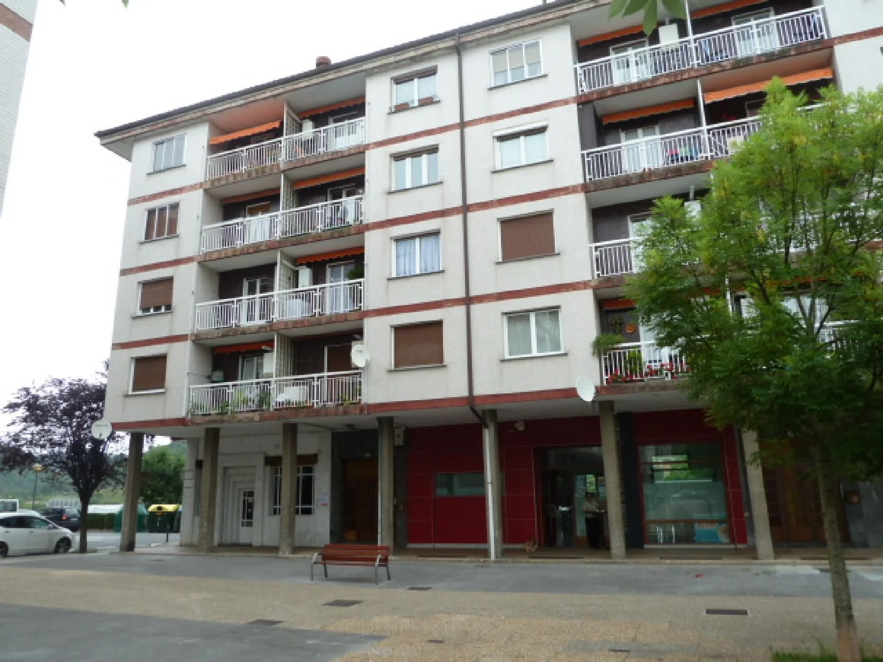 134 m² office in Andoain