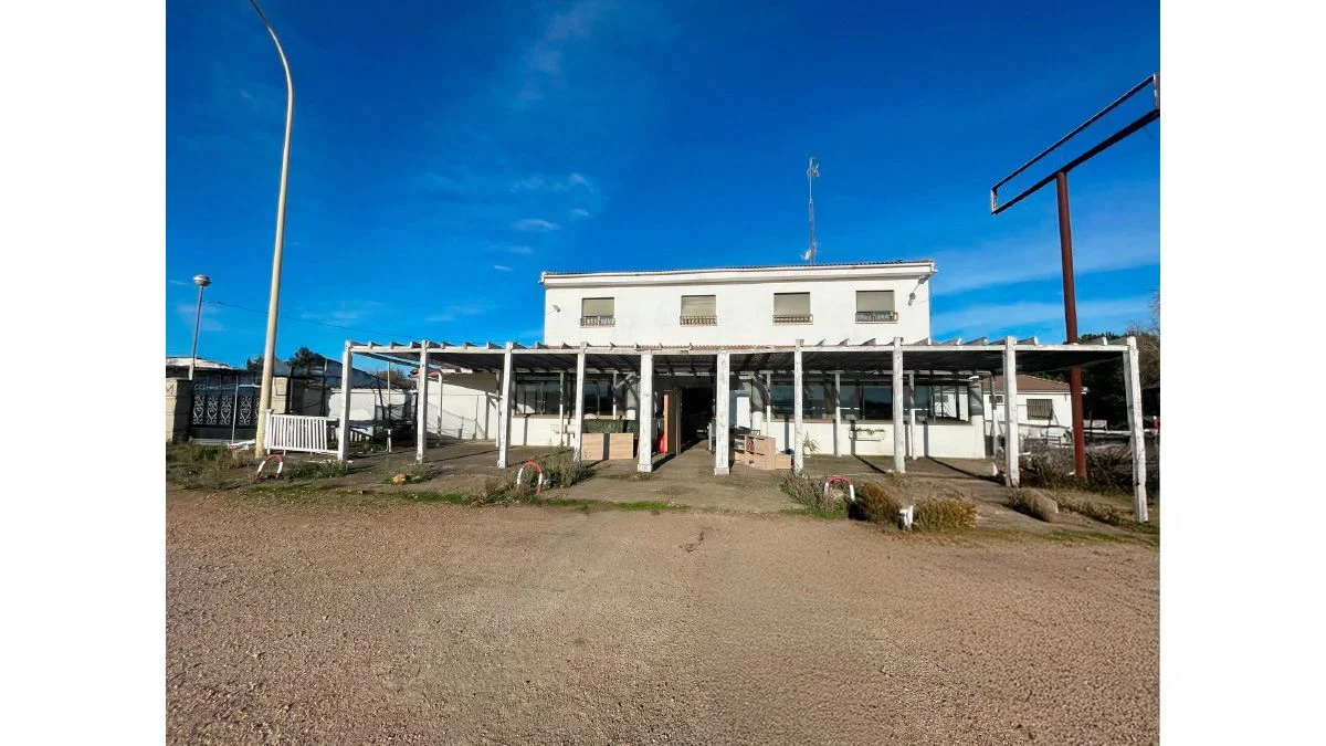 Hostel building in Salamanca, 300 m²