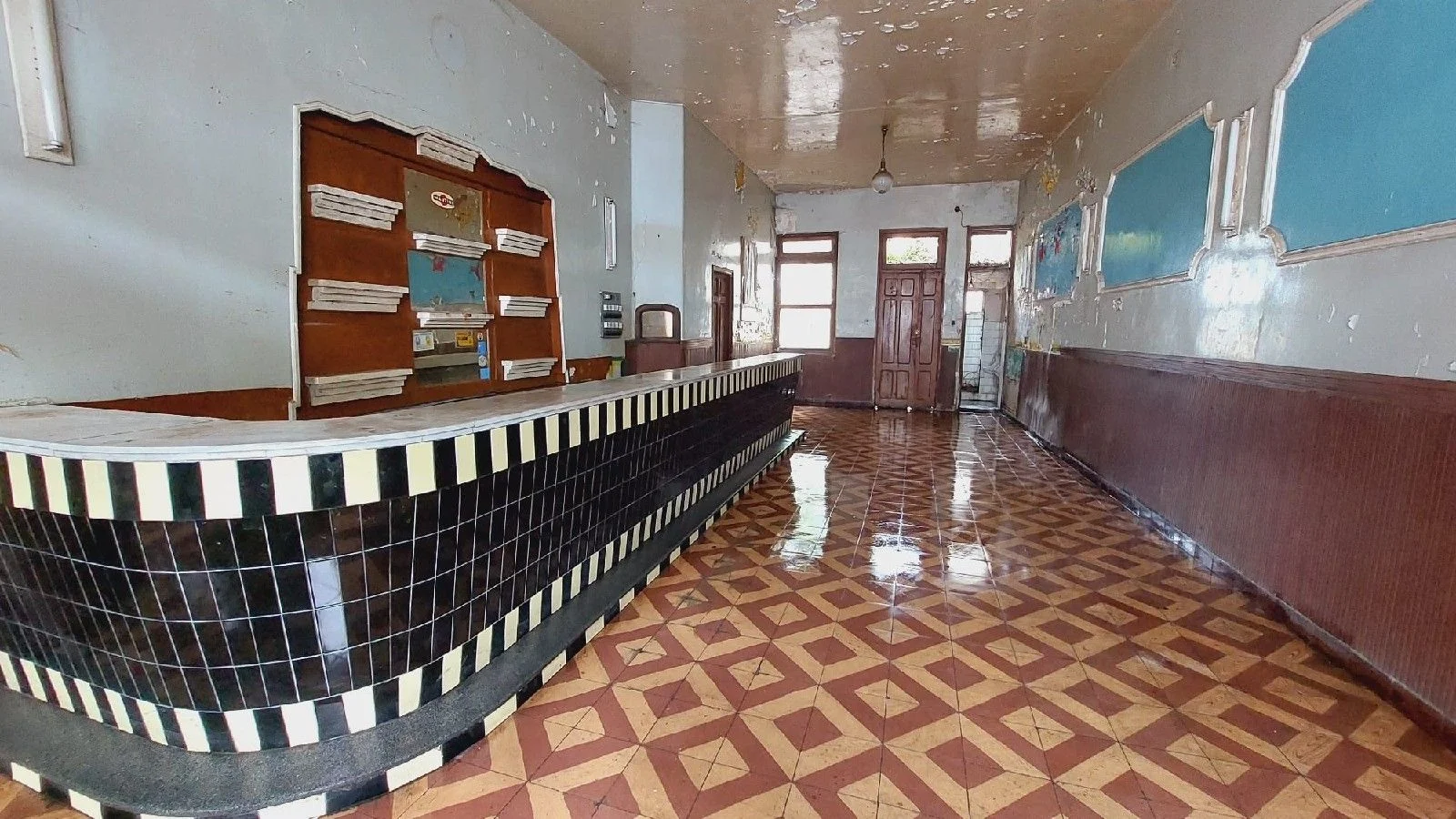 Local para reformar cerca de la estación