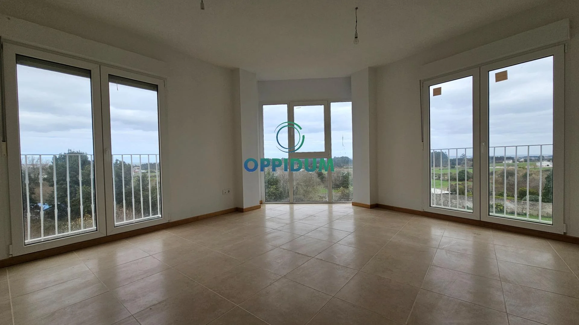 Piso nuevo costero de dos dormitorios