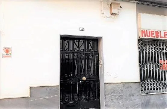Central Baza flat, three-bedroom renovation